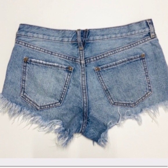 We The Free Cutoff Frayed Hem Denim Shorts 24 - Picture 8 of 10